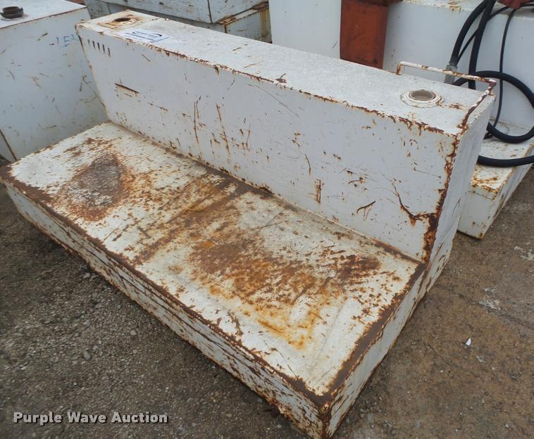 image for item DA7407 (3) L-shaped fuel tanks