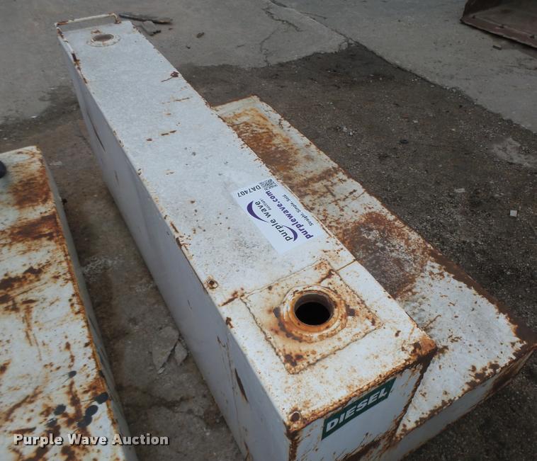 image for item DA7407 (3) L-shaped fuel tanks