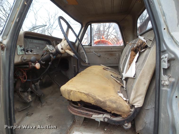 image for item DA7744 1964 Chevrolet 60 grain truck