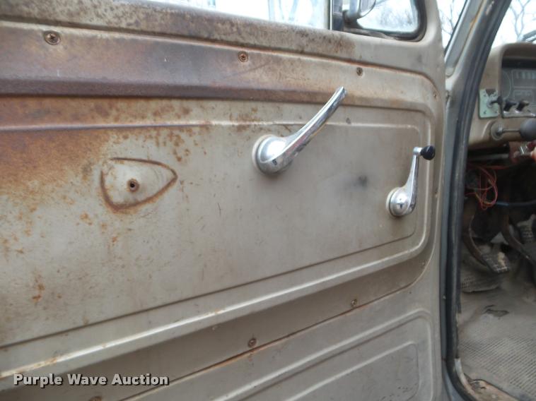 image for item DA7744 1964 Chevrolet 60 grain truck