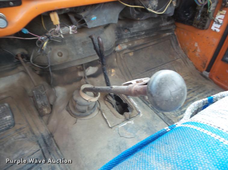 image for item DA7745 1976 Ford F600 flatbed truck