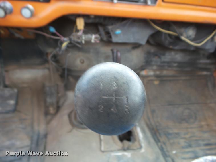 image for item DA7745 1976 Ford F600 flatbed truck