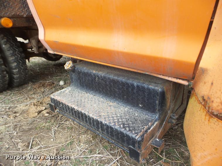 image for item DA7745 1976 Ford F600 flatbed truck