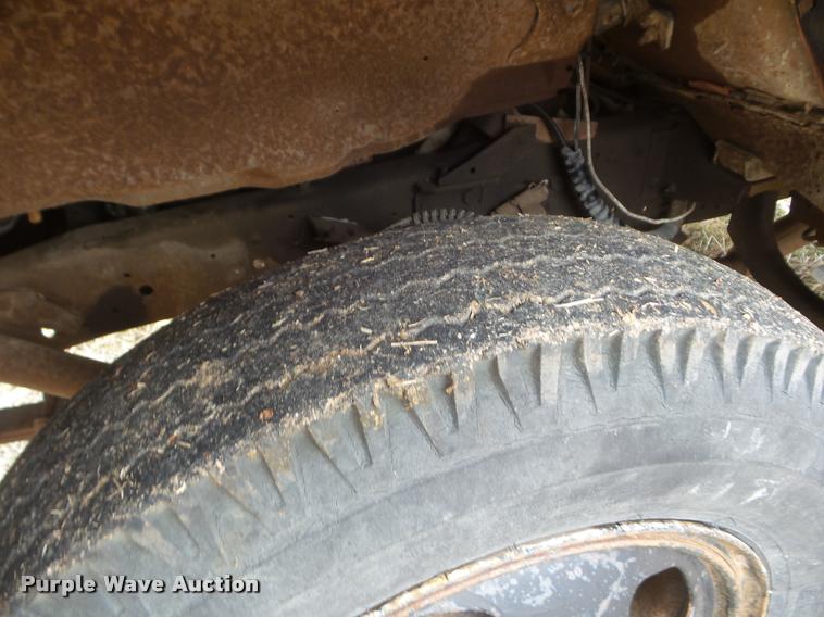 image for item DA7745 1976 Ford F600 flatbed truck