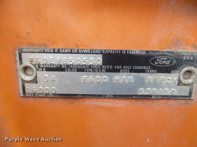 image for item DA7745 1976 Ford F600 flatbed truck