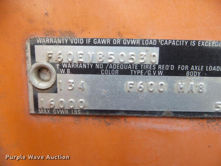 image for item DA7745 1976 Ford F600 flatbed truck