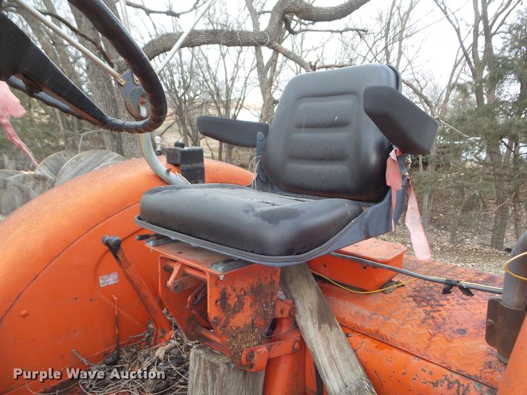 image for item DA7746 1964 Case 930 tractor