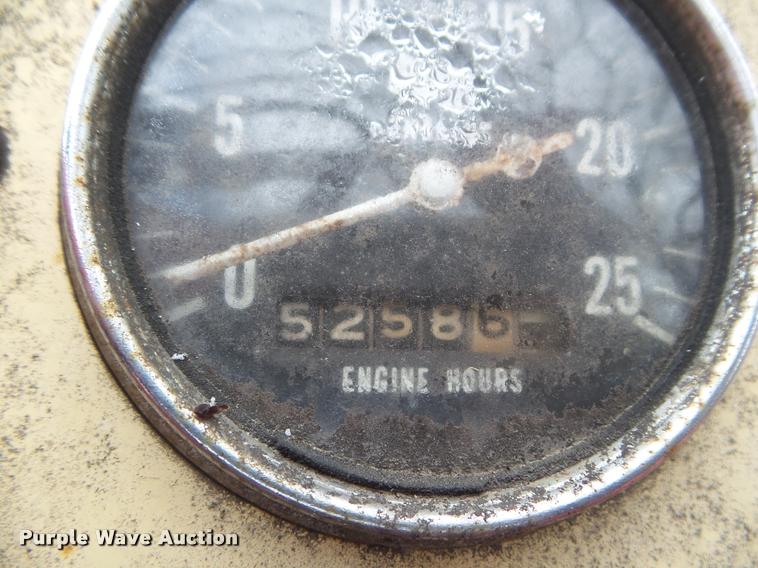 image for item DA7746 1964 Case 930 tractor