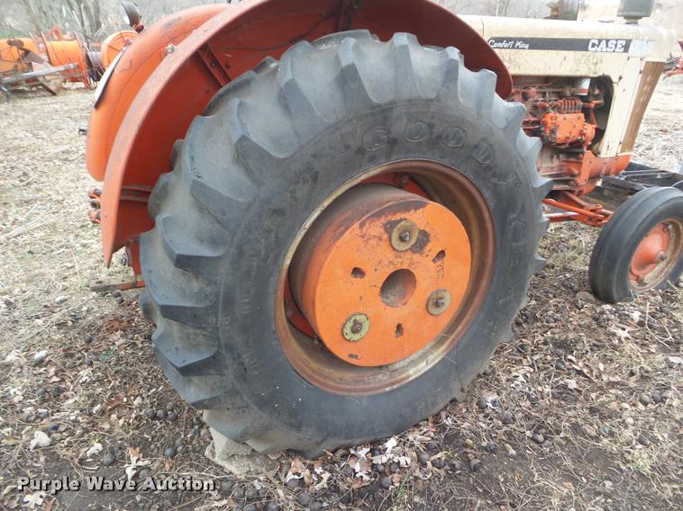 image for item DA7746 1964 Case 930 tractor