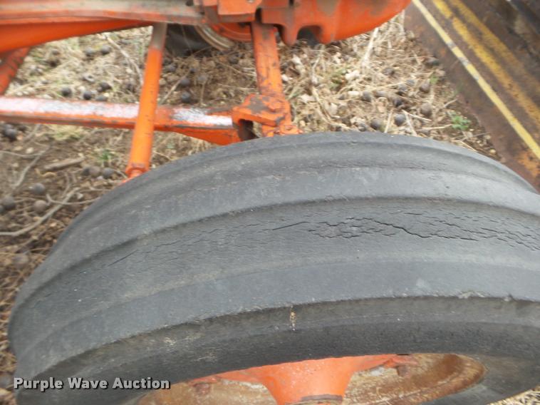 image for item DA7746 1964 Case 930 tractor