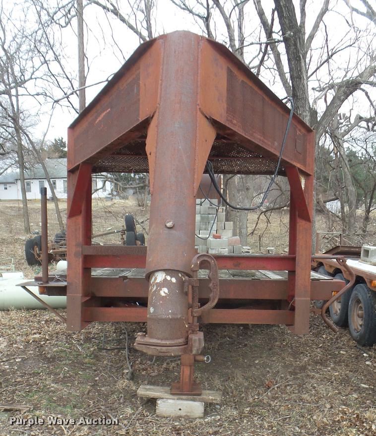 image for item DA7747 1977 Hillsboro equipment trailer