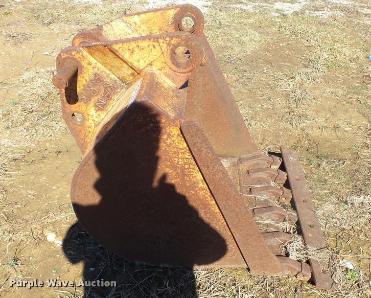 image for item DA9004 Case backhoe bucket