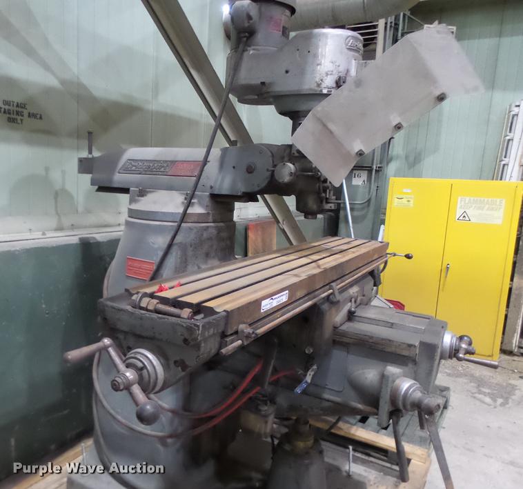 image for item DA9375 Bridgeport milling machine