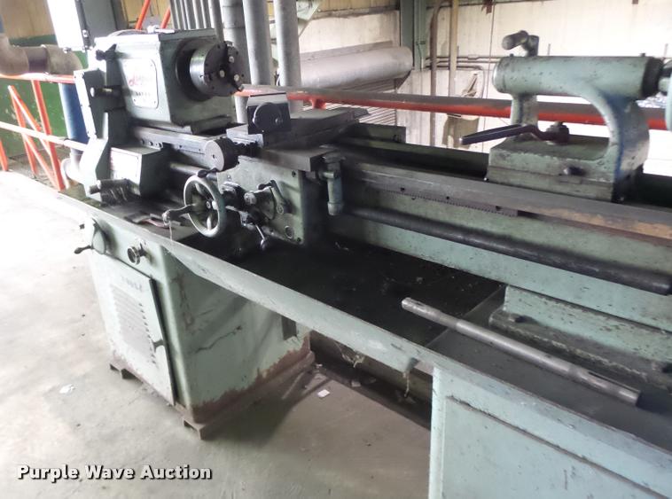 image for item DA9379 Logan metal lathe