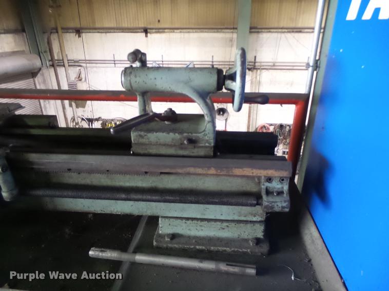 image for item DA9379 Logan metal lathe