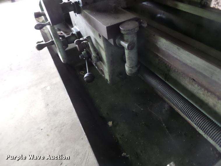 image for item DA9379 Logan metal lathe