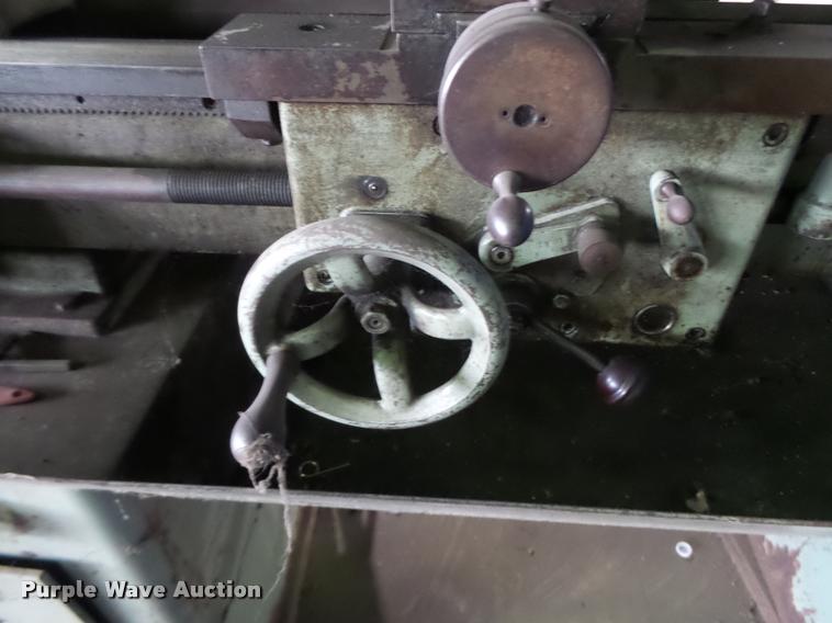 image for item DA9379 Logan metal lathe