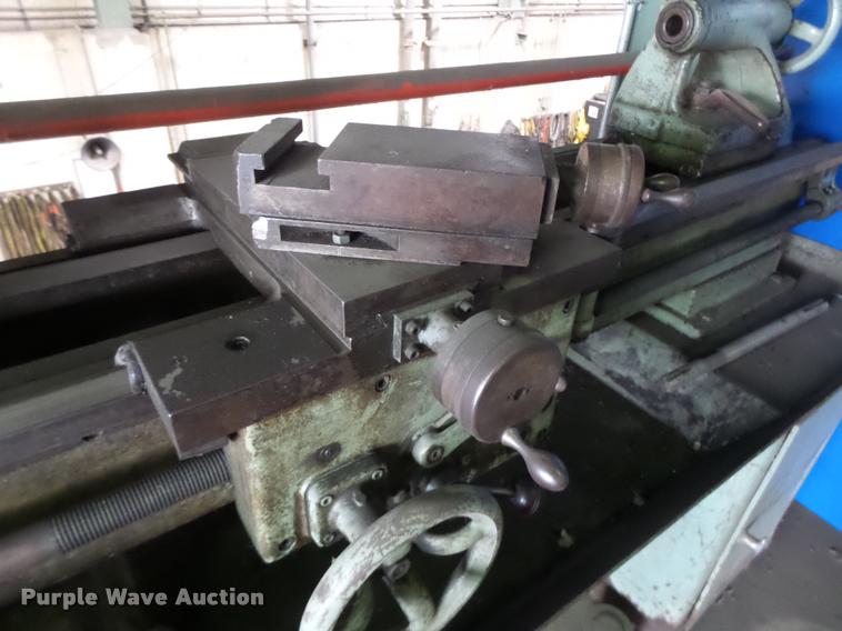 image for item DA9379 Logan metal lathe