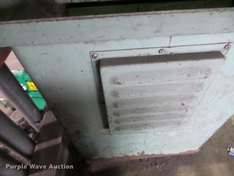 image for item DA9379 Logan metal lathe