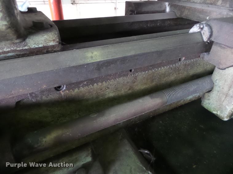 image for item DA9379 Logan metal lathe