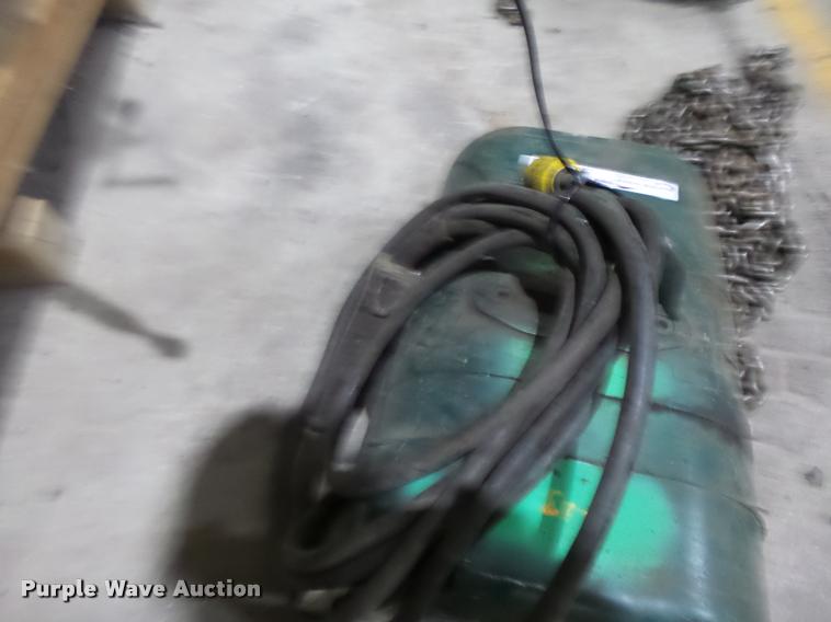 image for item DA9383 Approximately 12 chain hoists