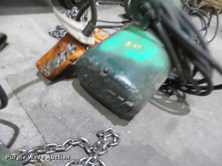 image for item DA9383 Approximately 12 chain hoists