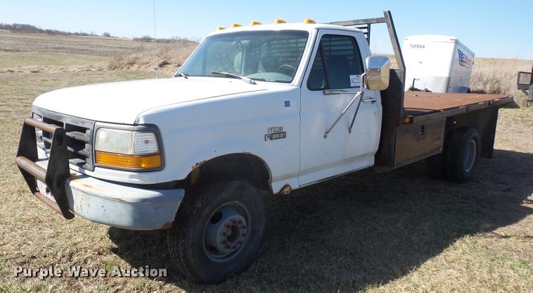 image for item DB0501 1993 Ford F450 Super Duty flatbed truck
