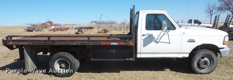 image for item DB0501 1993 Ford F450 Super Duty flatbed truck