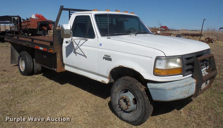 image for item DB0501 1993 Ford F450 Super Duty flatbed truck