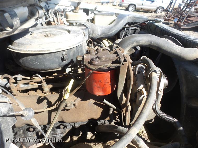 image for item DB0501 1993 Ford F450 Super Duty flatbed truck