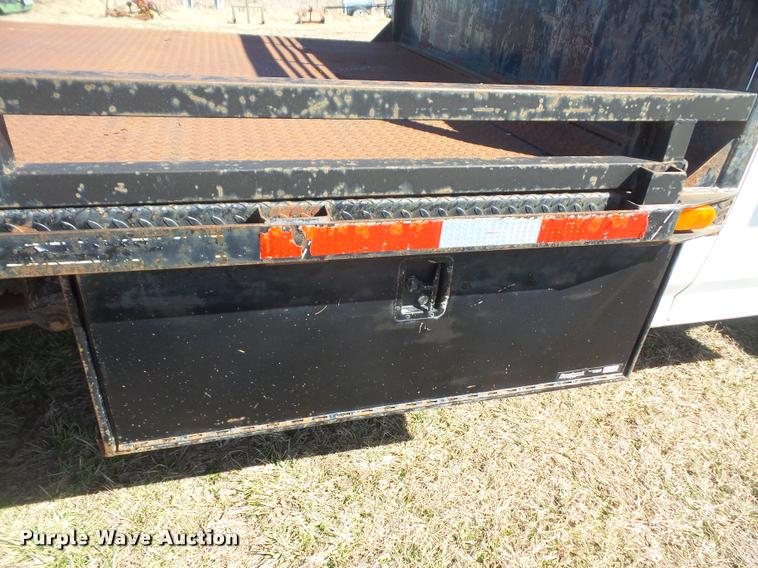 image for item DB0501 1993 Ford F450 Super Duty flatbed truck