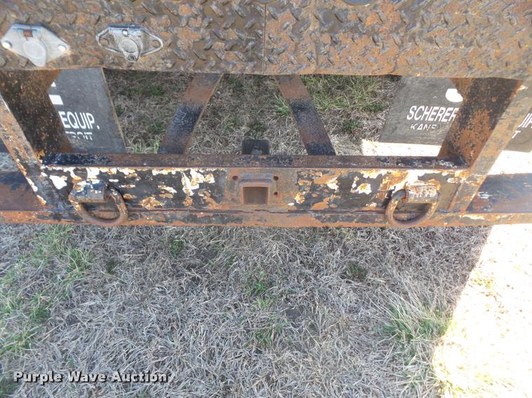 image for item DB0501 1993 Ford F450 Super Duty flatbed truck