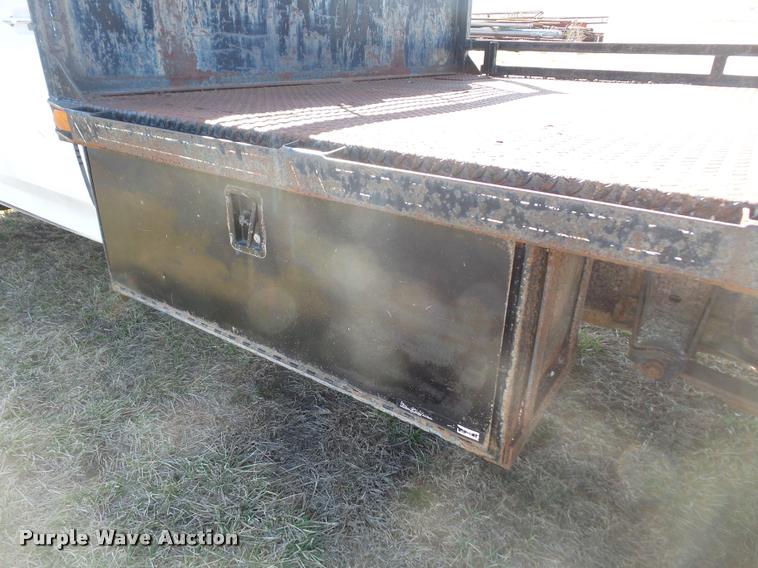 image for item DB0501 1993 Ford F450 Super Duty flatbed truck