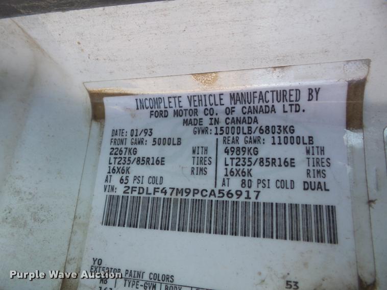 image for item DB0501 1993 Ford F450 Super Duty flatbed truck