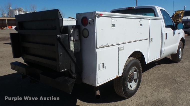 image for item DB0535 2005 Ford F250 Super Duty utility bed truck