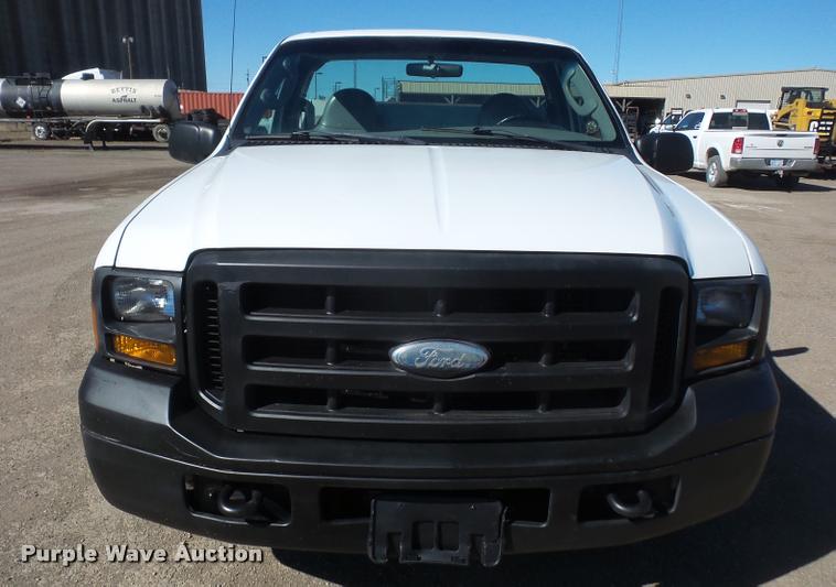 image for item DB0535 2005 Ford F250 Super Duty utility bed truck