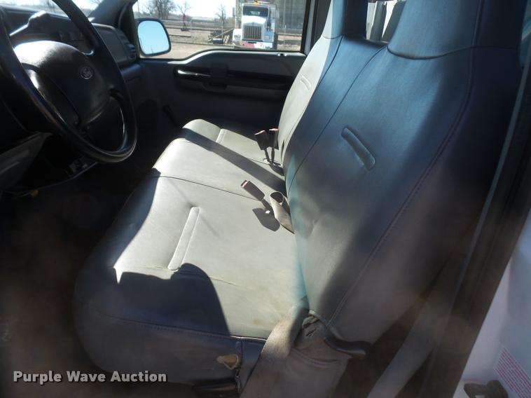 image for item DB0535 2005 Ford F250 Super Duty utility bed truck