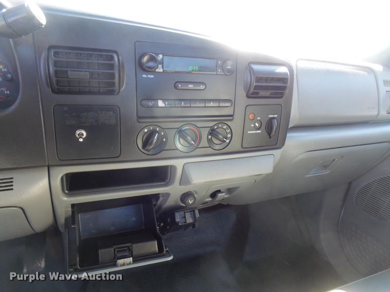 image for item DB0535 2005 Ford F250 Super Duty utility bed truck