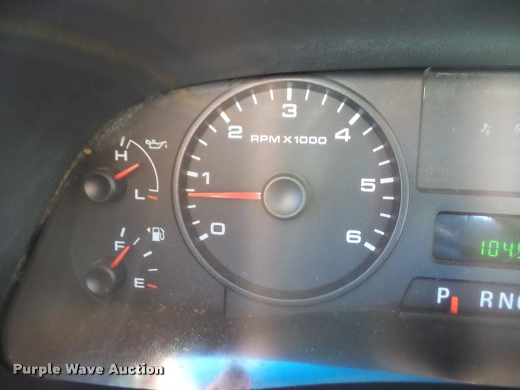 image for item DB0535 2005 Ford F250 Super Duty utility bed truck