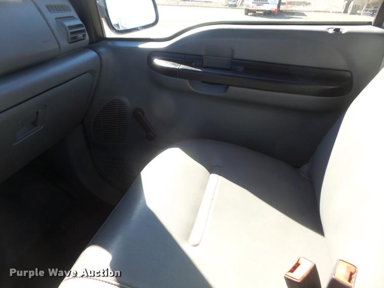 image for item DB0535 2005 Ford F250 Super Duty utility bed truck