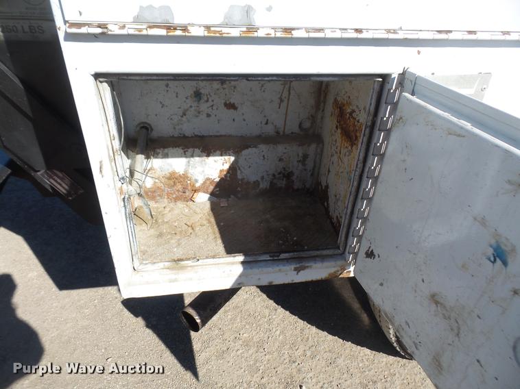 image for item DB0535 2005 Ford F250 Super Duty utility bed truck