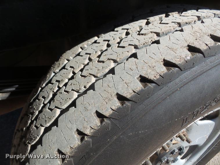 image for item DB0535 2005 Ford F250 Super Duty utility bed truck