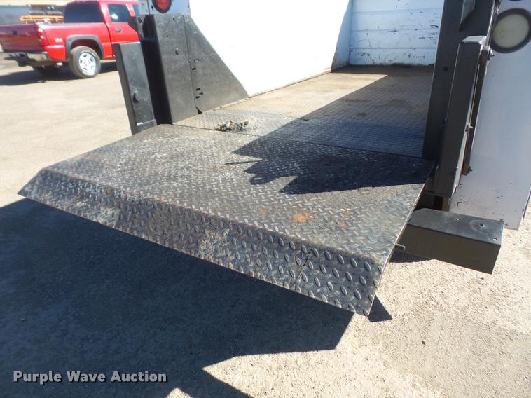 image for item DB0535 2005 Ford F250 Super Duty utility bed truck