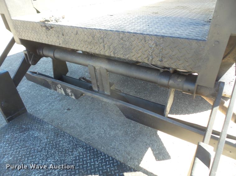 image for item DB0535 2005 Ford F250 Super Duty utility bed truck