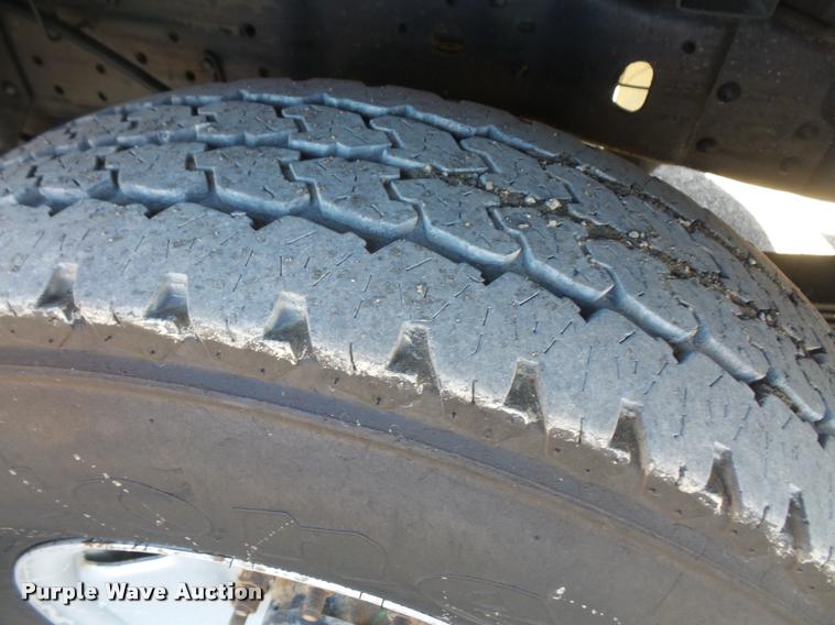 image for item DB0535 2005 Ford F250 Super Duty utility bed truck