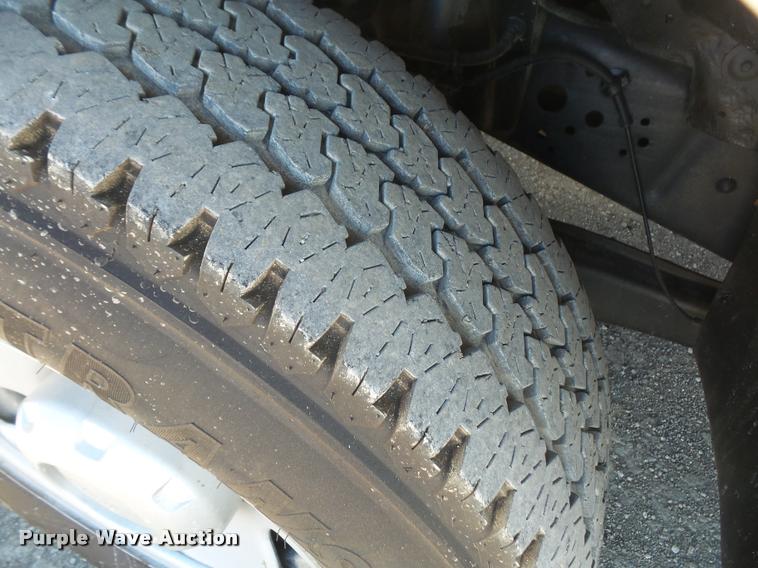 image for item DB0535 2005 Ford F250 Super Duty utility bed truck