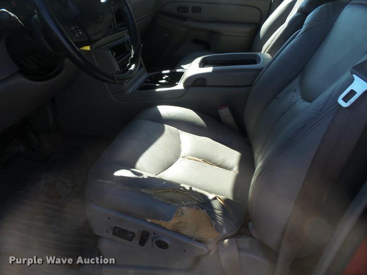 image for item DB0536 2004 Chevrolet Silverado 1500 Crew Cab pickup truck