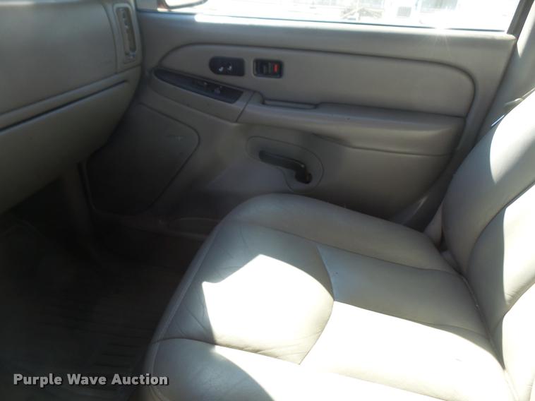 image for item DB0536 2004 Chevrolet Silverado 1500 Crew Cab pickup truck