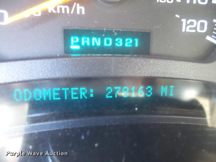 image for item DB0536 2004 Chevrolet Silverado 1500 Crew Cab pickup truck