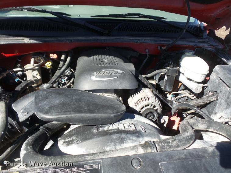 image for item DB0536 2004 Chevrolet Silverado 1500 Crew Cab pickup truck